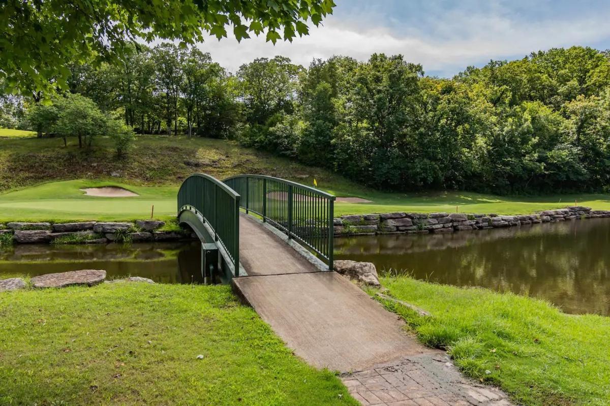 Golf On Site - Walk-In Shower - Jetted Tub - Free Attraction Tickets Included Бренсън Екстериор снимка