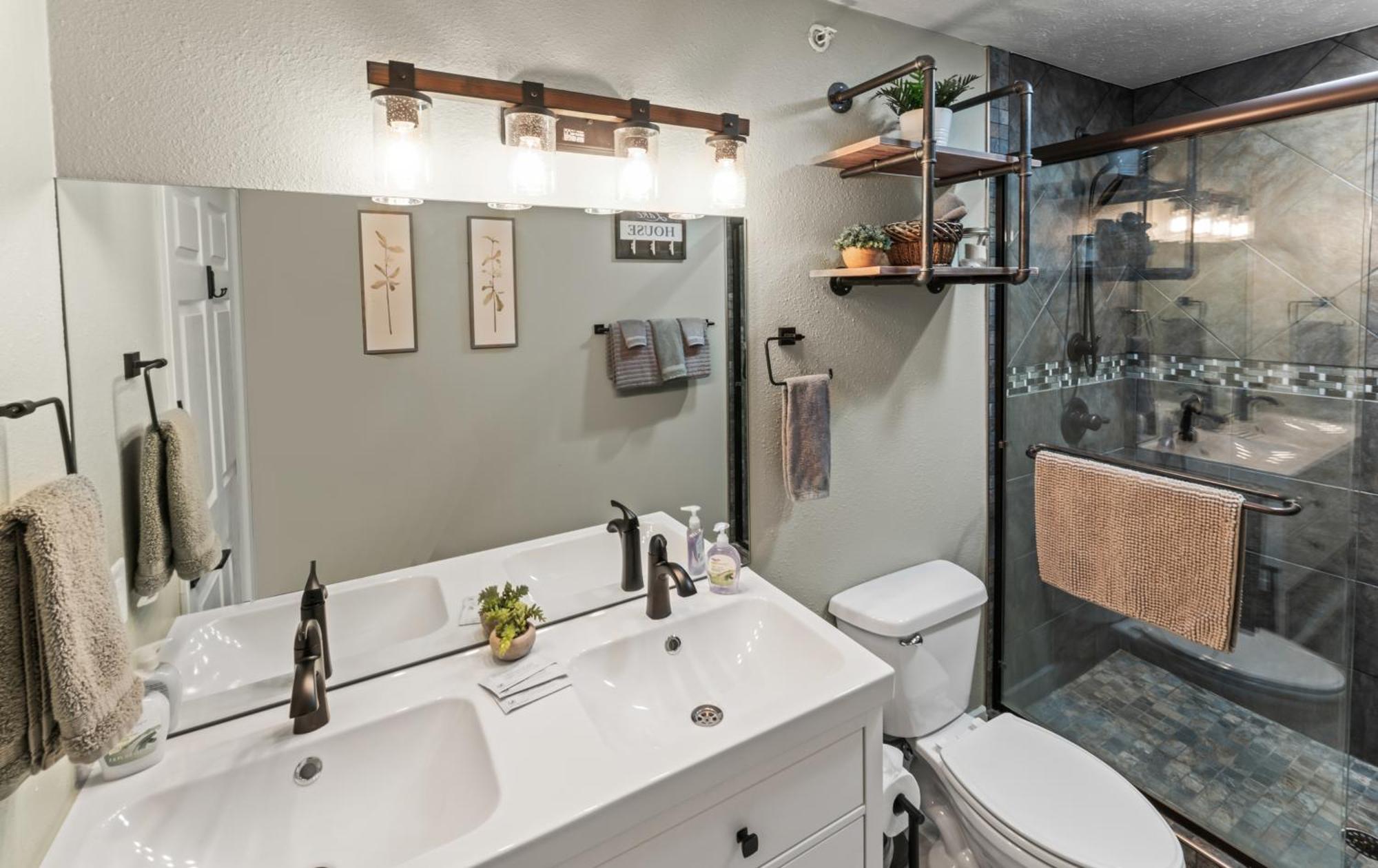 Golf On Site - Walk-In Shower - Jetted Tub - Free Attraction Tickets Included Бренсън Екстериор снимка